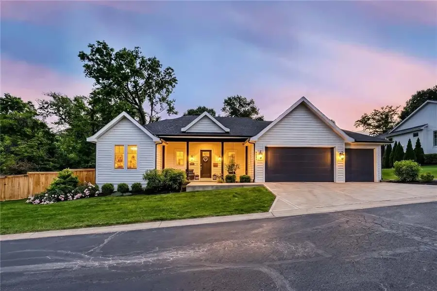 7501 Chadwick Court, Prairie Village, KS 66208 - #2