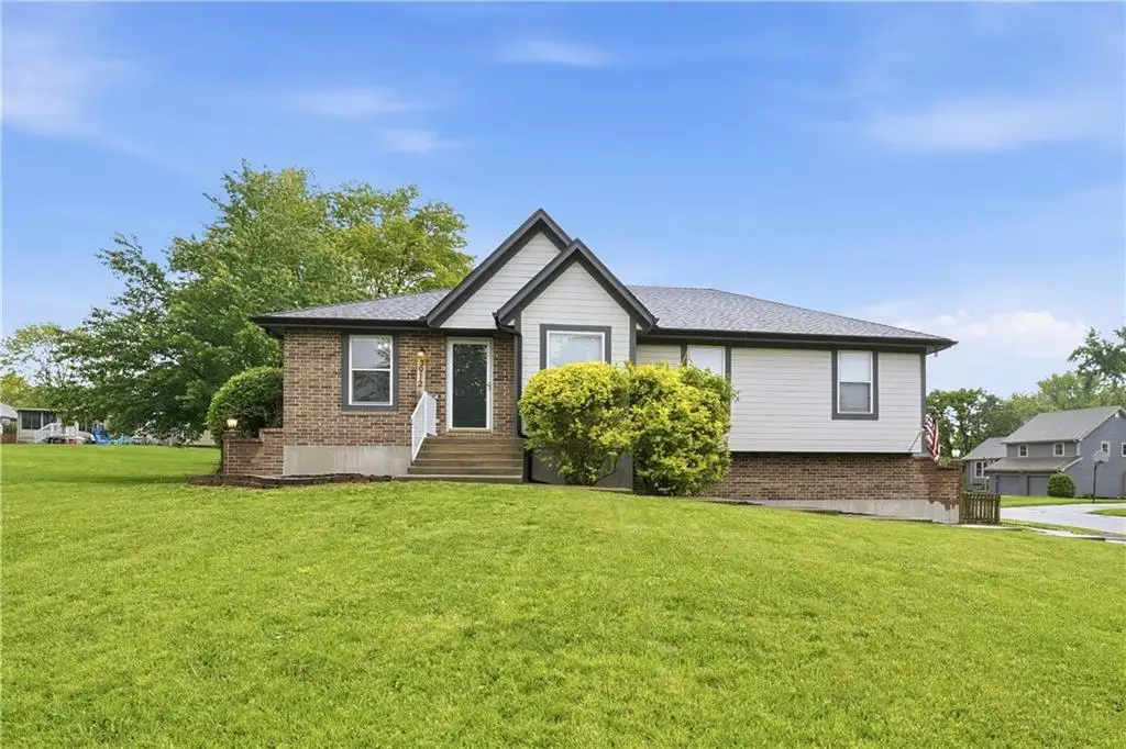 3912 SW Linden Circle, Lees Summit, MO 64082 - #1