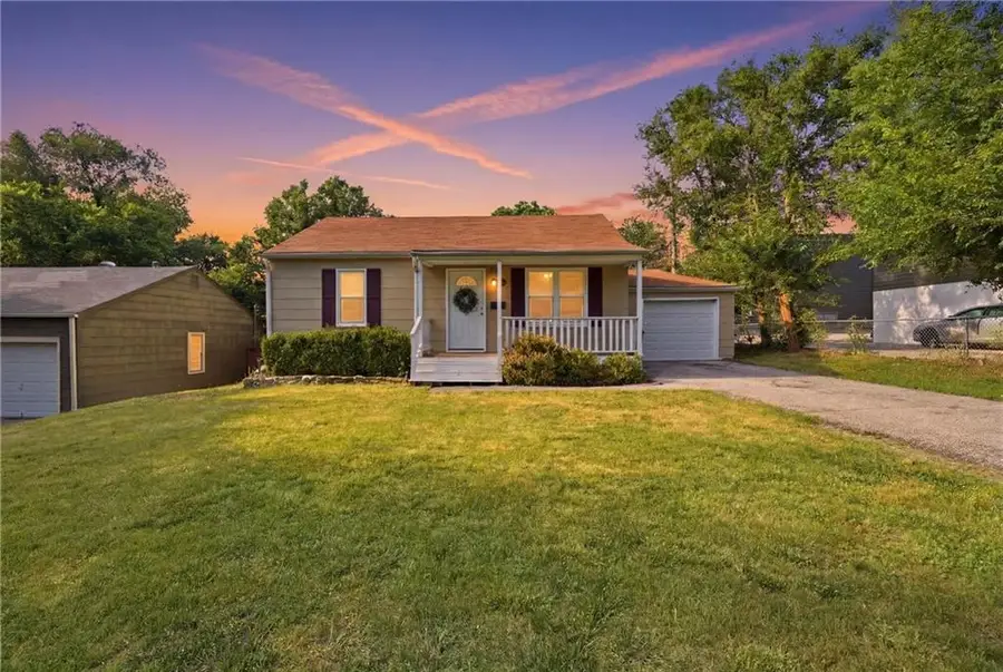 418 W 87th Terrace, Kansas City, MO 64114 - #2