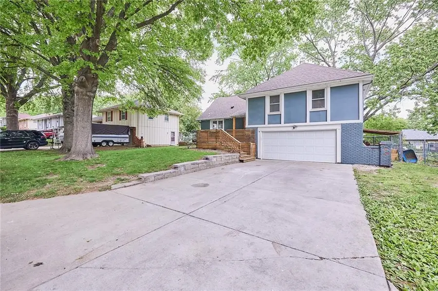 12719 Crystal Avenue, Grandview, MO 64030 - #2