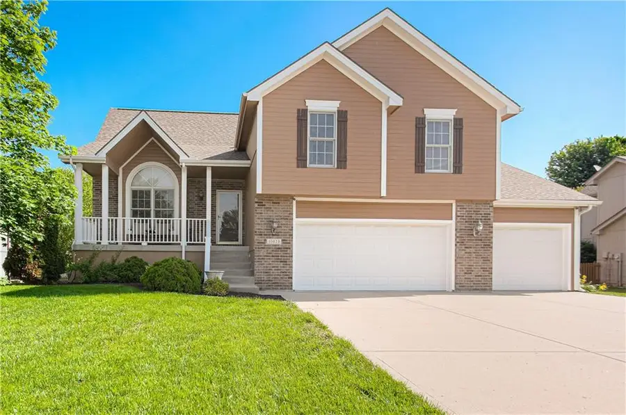10023 N Willow Avenue, Kansas City, MO 64157 - #2