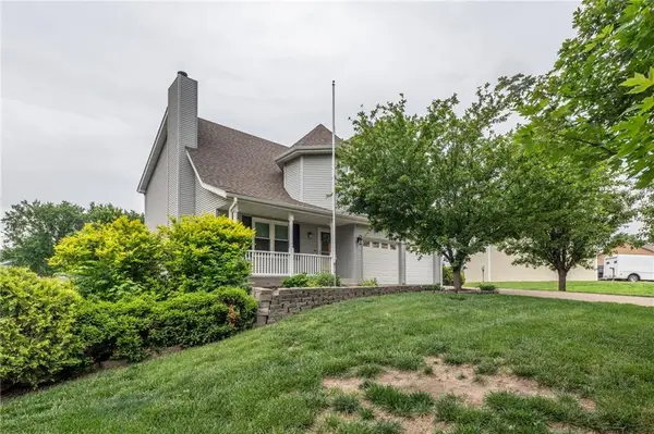 15143 Briarwood Drive, Basehor, KS 66007