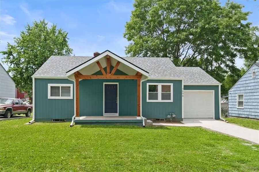 7204 Forest Avenue, Kansas City, MO 64131 - #2