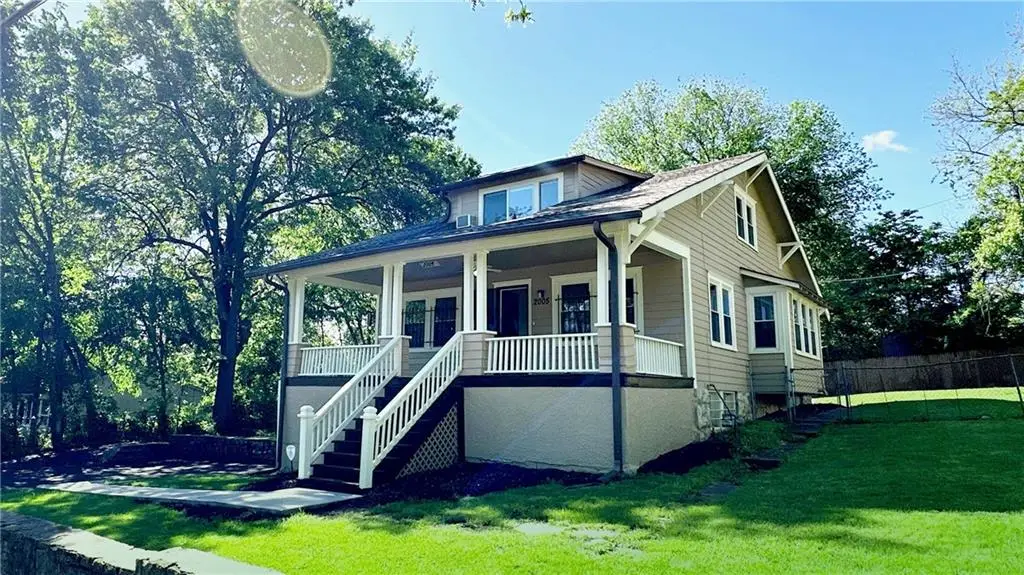 2005 E 81st Street, Kansas City, MO 64132 - #1