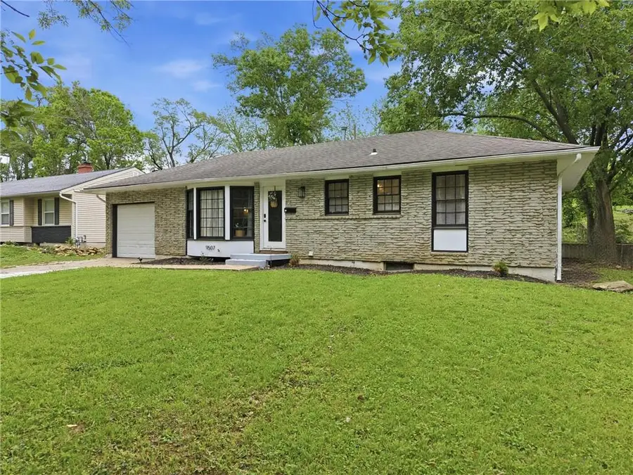 9507 Fremont Avenue, Kansas City, MO 64134 - #2