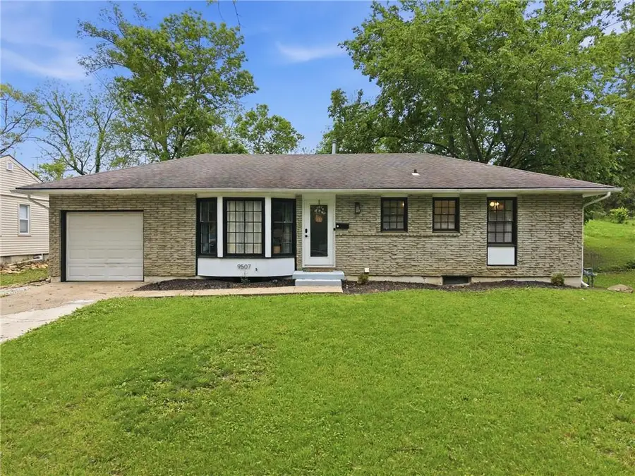 9507 Fremont Avenue, Kansas City, MO 64134 - #3
