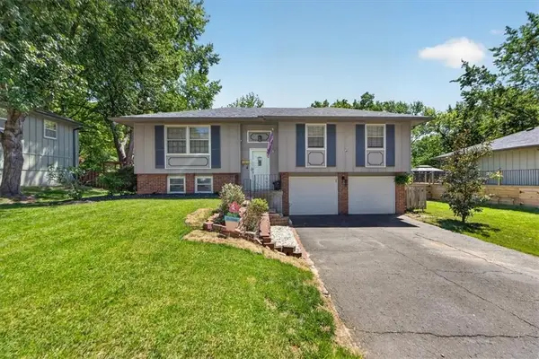 9721 W 56th Terrace, Merriam, KS 66203