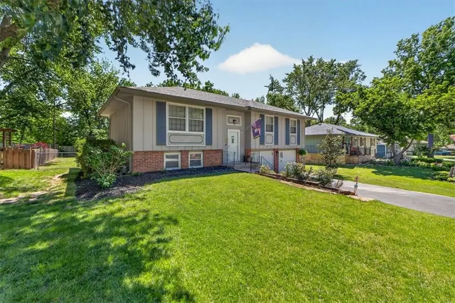 9721 W 56th Terrace, Merriam, KS 66203 - #2