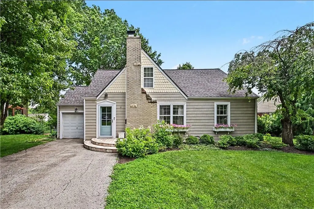 5639 Nall Avenue, Roeland Park, KS 66202 - #1