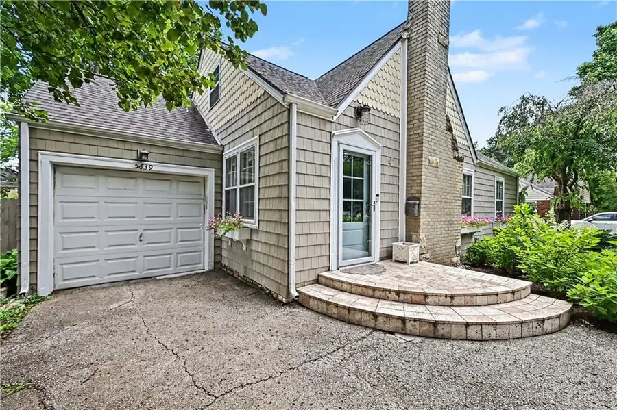 5639 Nall Avenue, Roeland Park, KS 66202 - #3