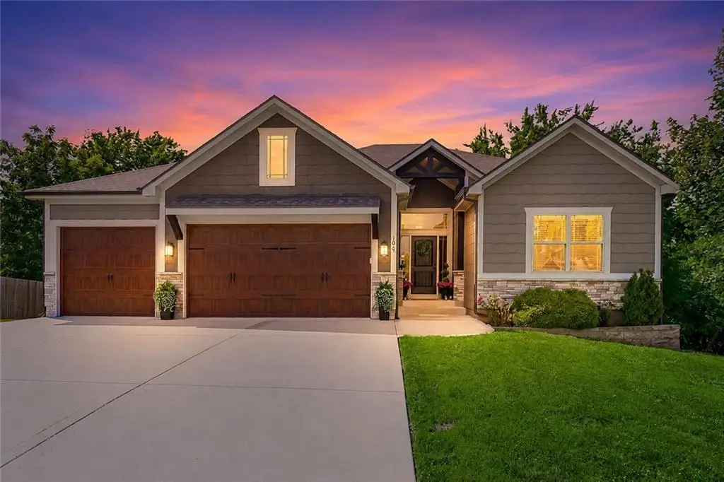 106 E Woodland Avenue, Lone Jack, MO 64070 - #1