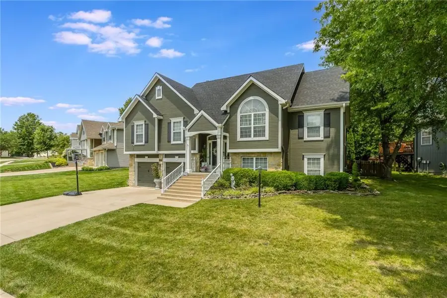 4207 Kensington Drive, Saint Joseph, MO 64506 - #2