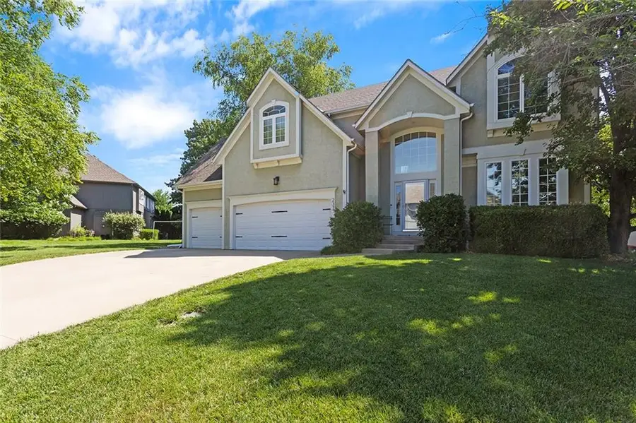 237 NE Hidden Ridge Circle, Lees Summit, MO 64064 - #2