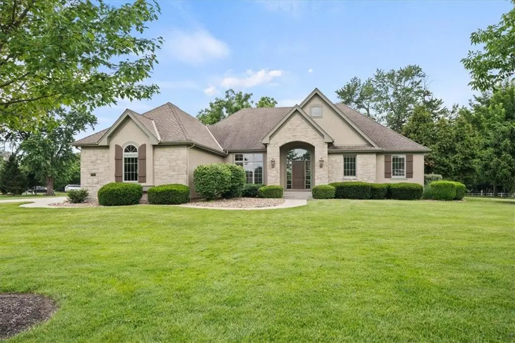 18840 Travis Lane, Stilwell, KS 66085 - #1