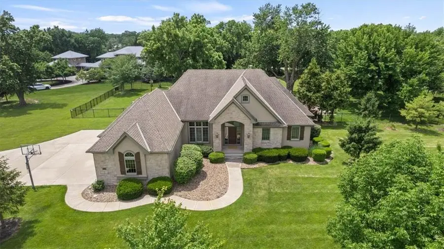 18840 Travis Lane, Stilwell, KS 66085 - #2