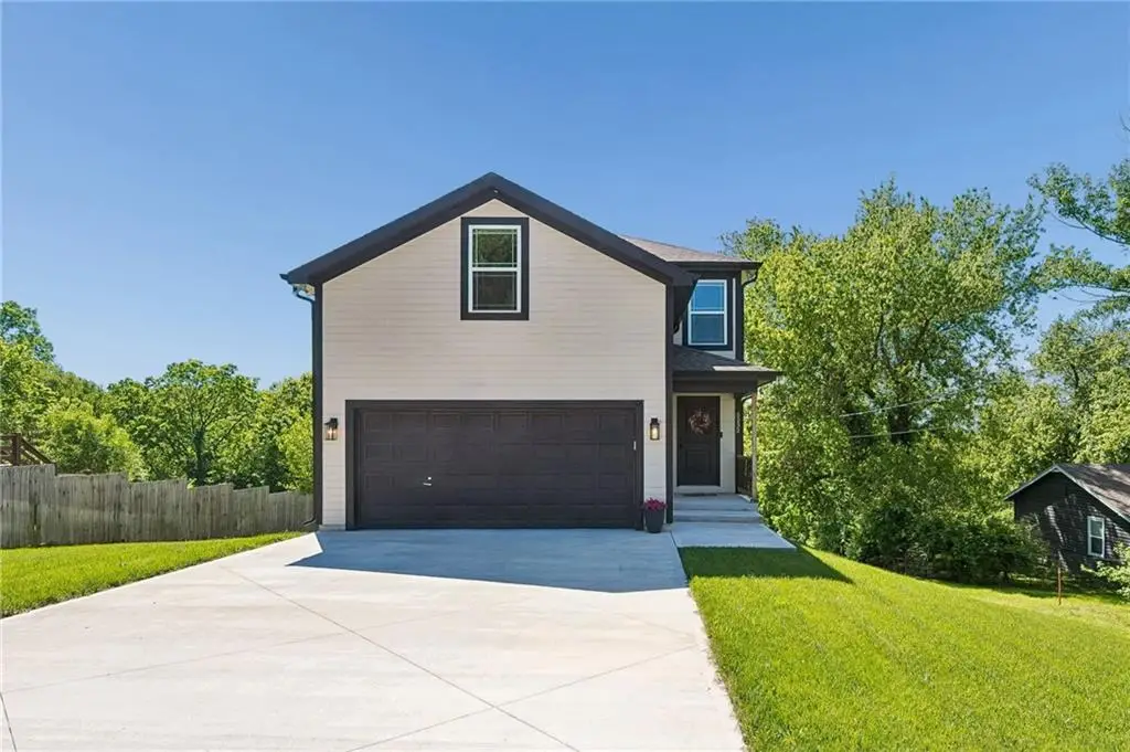 5232 N Cambridge Avenue, Kansas City, MO 64119 - #1