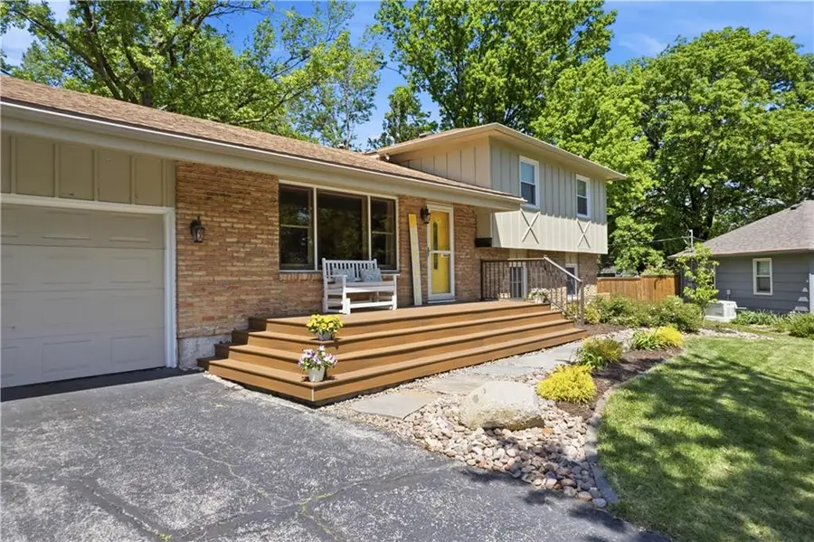 9336 Hardy Drive, Overland Park, KS 66212 - #2