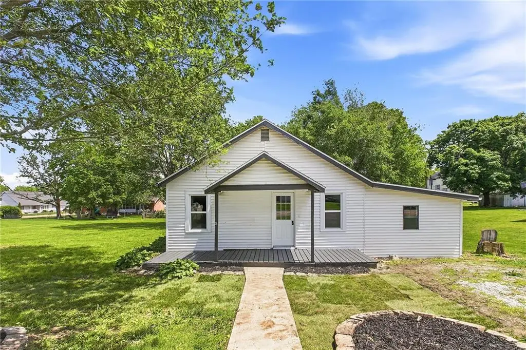 407 S West Street, Concordia, MO 64020 - #1