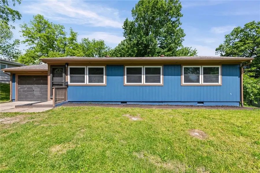 6004 N Tracy Avenue, Kansas City, MO 64118 - #2