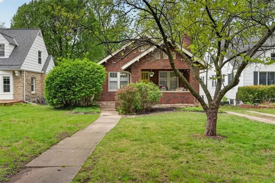 7918 Ward Parkway Plaza, Kansas City, MO 64114 - #2