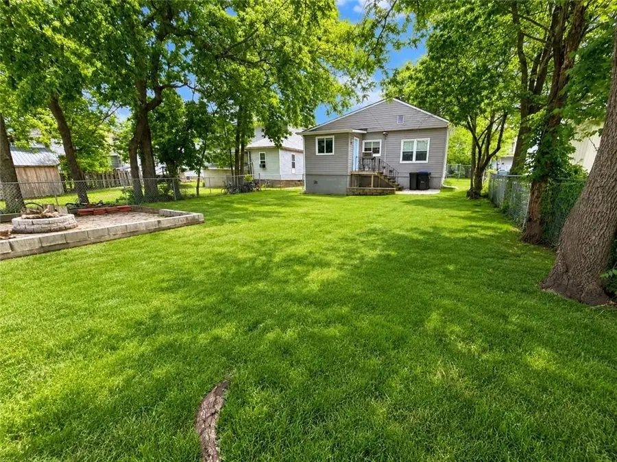 109 Broad Street, Warrensburg, MO 64093 - #3
