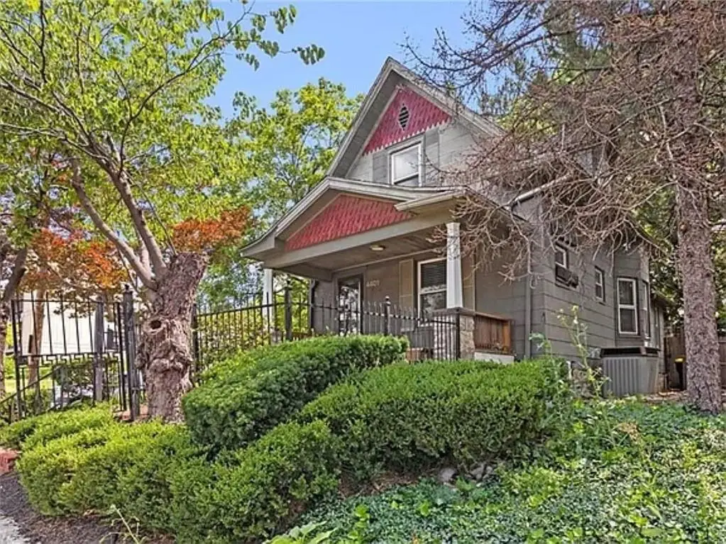 4401 Madison Avenue, Kansas City, MO 64111 - #1