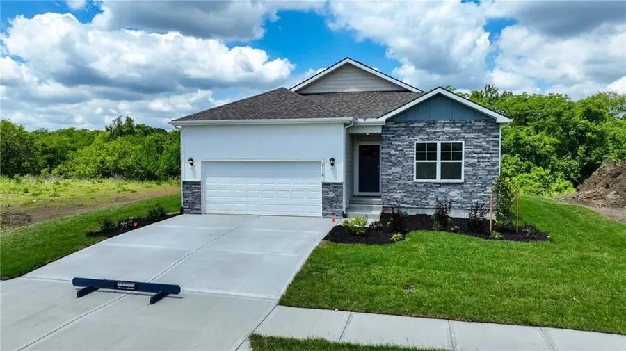 208 Lake Meadows Drive, Smithville, MO 64089 - #3