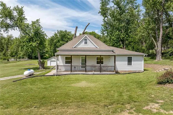 2725 Garfield Avenue, St Joseph, MO 64503