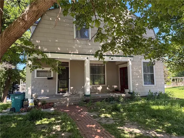 1208 N 10th Street, St Joseph, MO 64501