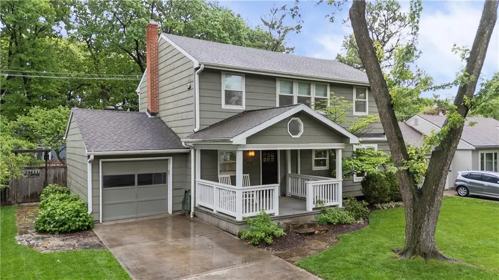 7117 Cedar Street, Prairie Village, KS 66208 - #1