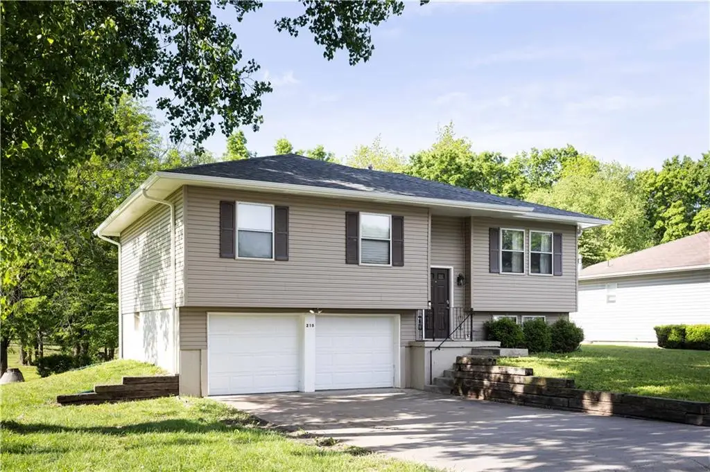 210 E Swisher Drive, Clinton, MO 64735 - #1