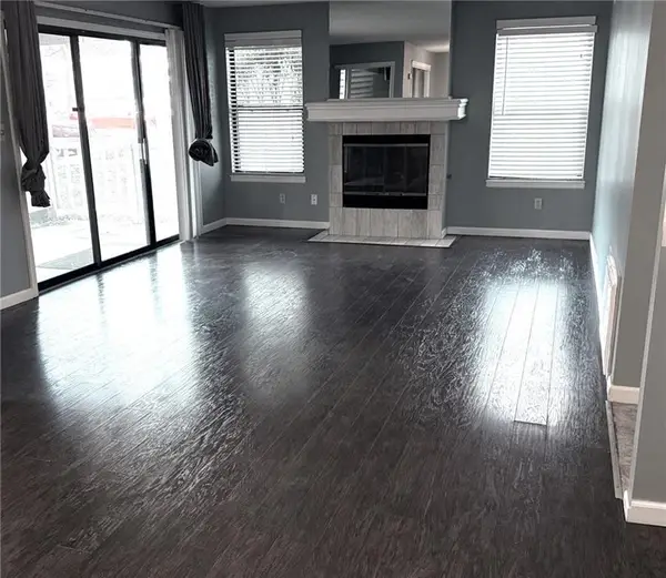 8822 W 106th Terrace, Overland Park, KS 66212