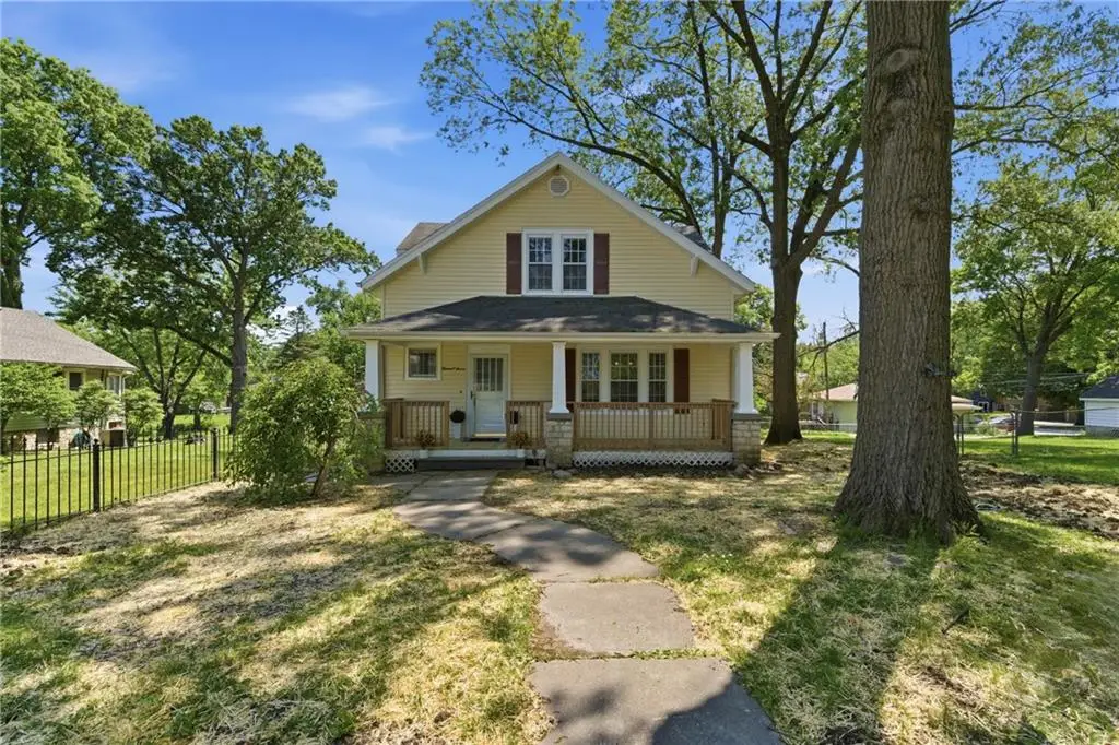 1307 Spruce Street, Leavenworth, KS 66048 - #1