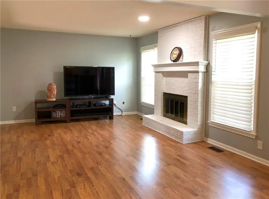 10816 W 115 Terrace, Overland Park, KS 66210 - #3