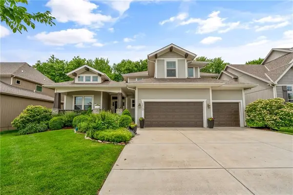 10736 S Palisade Street, Olathe, KS 66061