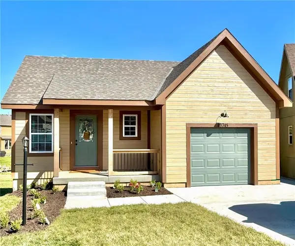 13745 Leigh Drive, Bonner Springs, KS 66012