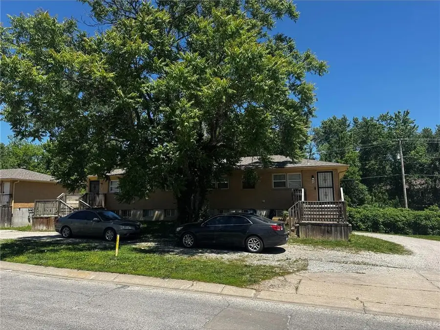 815 Broad Street, Warrensburg, MO 64093 - #3