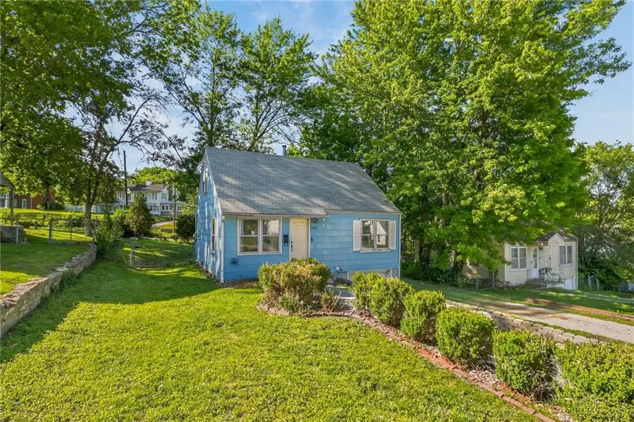 656 Thornton Street, Liberty, MO 64068 - #2
