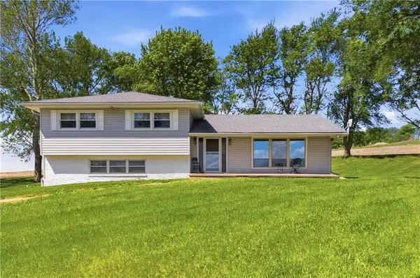 17429 Coffin Road, Leavenworth, KS 66048
