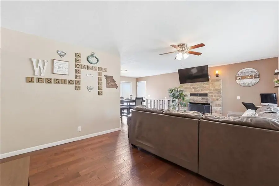 7502 N Wayne Avenue, Gladstone, MO 64118 - #3