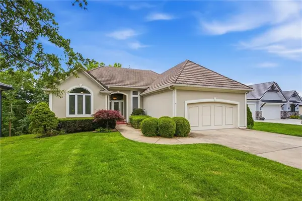 113 Teton Ridge Street, Lake Winnebago, MO 64034