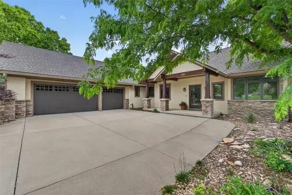 100 SW Gray Circle, Lee's Summit, MO 64081