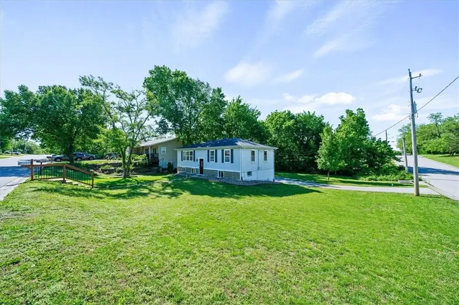 13647 Lawrence Avenue, Bonner Springs, KS 66012 - #2