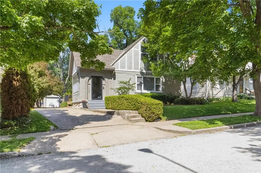 6008 Charlotte Street, Kansas City, MO 64110 - #2