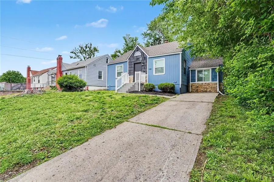 1120 E 79th Street, Kansas City, MO 64131 - #3
