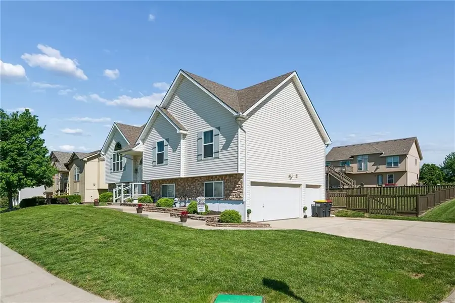814 W 7th Avenue, Kearney, MO 64060 - #2