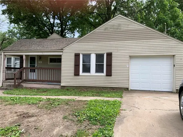 701 W Jones Street, Independence, MO 64052