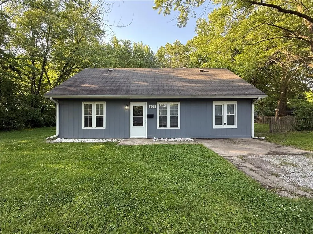 206 W Lawrence Street, Kearney, MO 64060 - #1