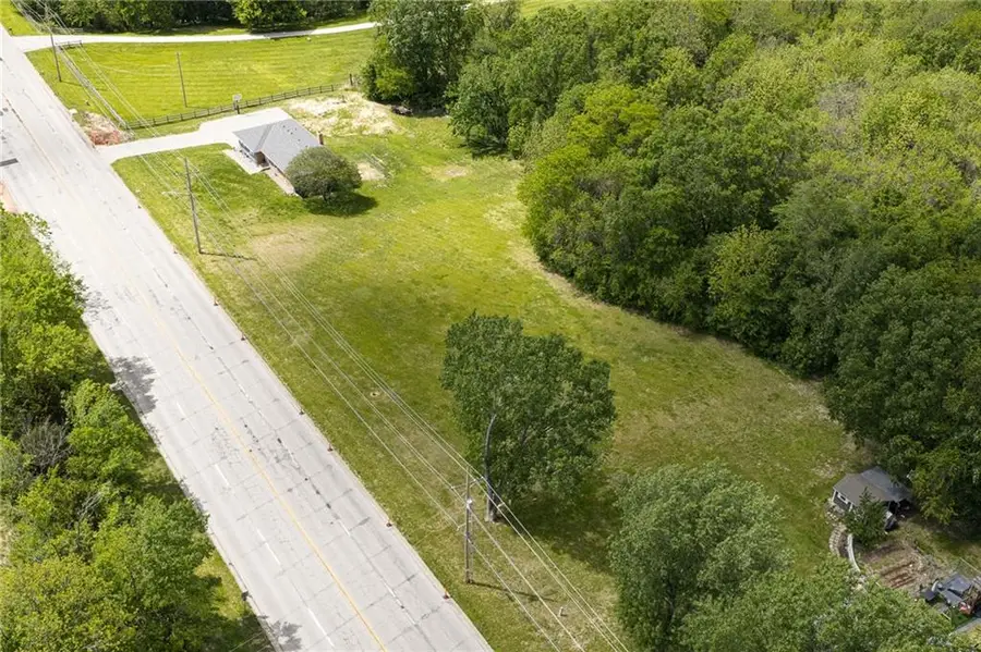 13300 Parallel Parkway, Kansas City, KS 66109 - #3