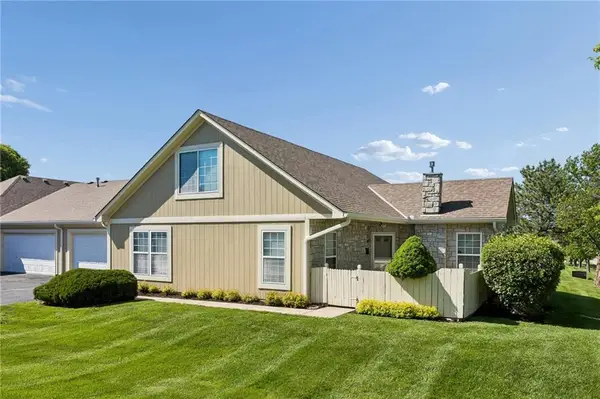 11316 S Pflumm Road, Lenexa, KS 66215